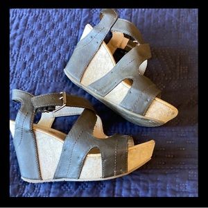 Kenneth Cole wedges